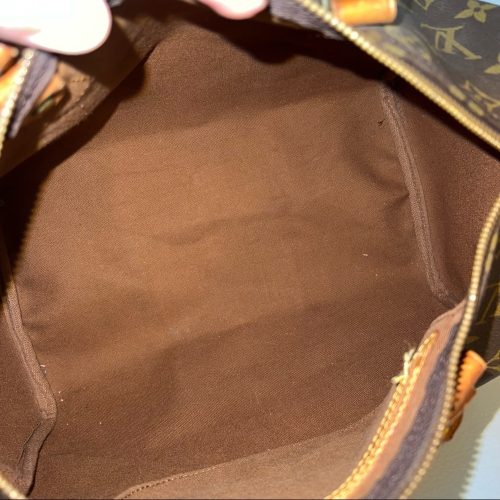 Louis Vuitton Monogram Canvas Speedy 30
(Authentic Pre-Owned) Women's VI0930 - Picture 3 of 16